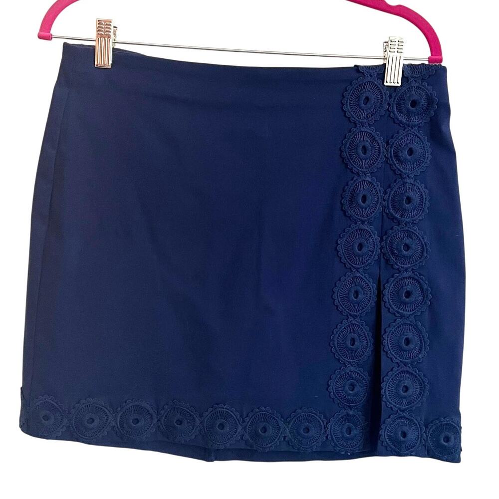 Crown & Ivy Navy Blue Slip On Skirt/Shorts Skort Sz10 Embroidered Hem Front Slit